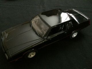 Welly 1987 Chevy Monte Carlo Ss 1/18 Black