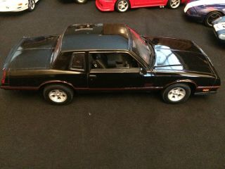 Welly 1987 chevy monte carlo ss 1/18 black 3
