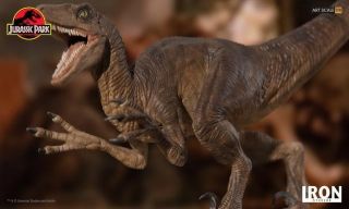Iron Studio Jurassic Park 1/10 Velociraptor Attack Art Resin Statue