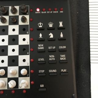 RadioShack Portable 1650L Sensory Chess Computer P/N: 60 - 2252 4