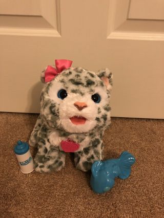 Furreal B2953 Flurry,  My Baby Snow Leopard Interactive Plush Toy,  Ages 4 & Up