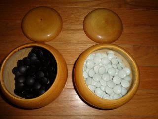 Japanese Go Stone Vtg Goishi Game Piece Set Wooden Bowl Black White Go46