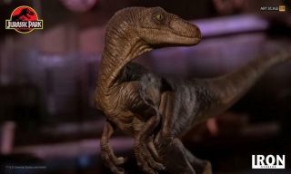 Iron Studio Jurassic Park 1/10 Standing Velociraptor Attack Art Resin Statue Io