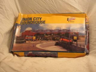 Walthers Union City N Scale Roundhouse