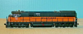 Milwaukee Road Ge U33c Locomotive 5656 - With Dcc - Very Good