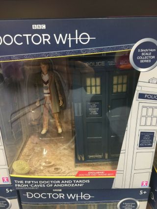 Dr Who Figure Exclusive 5th Doctor & Tardis - Collectable