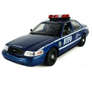 Greenlight Ford Crown Victoria Nypd Police Car 1/18 Auxiliary (lights And Sound)