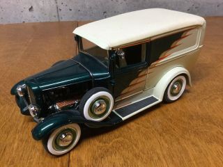 1/24 Danbury 1931 Ford Custom Sedan Delivery White & Green Displayed No Box