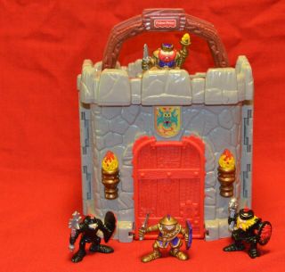 Vintage Fisher Price 72849 Great Adventures All In 1 Castle W/4 Knight Figures