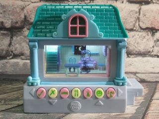 Mattel Pixel Chix House 2005 Interactive Electronic Toy