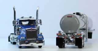 1/64 DCP Die - Cast Promotions Tractor Trailer KW W900 w/ Asphalt Tanker 31732 7