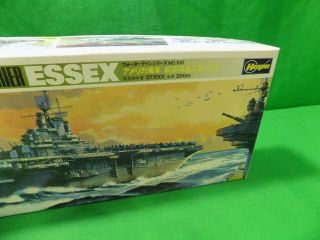 Hasegawa 1/700 WWII US Navy Aircraft Carrier USS Essex Kit 108 opened 3