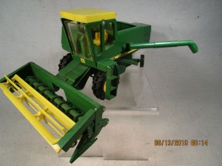 John Deere 6600 Combine With Plastic Gear Drive Auger & Reel By Ertl Toys 1/24th