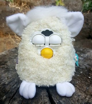 FURBY BABY - 1999 - ALL WHITE - LAMBSWOOL - TIGER ELECTRONICS - WITH ALL TAGS 2