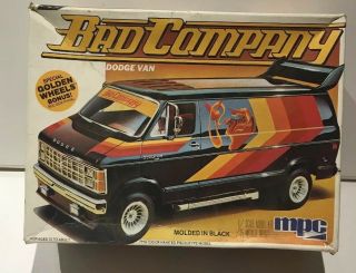 Mpc - 1982 Dodge Van " Bad Company " 1/25 Scale Plastic Model Van Kit