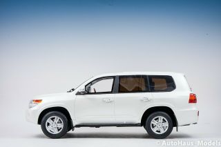 1/18 Kyosho Samurai Toyota Land Cruiser Ax G Selection White