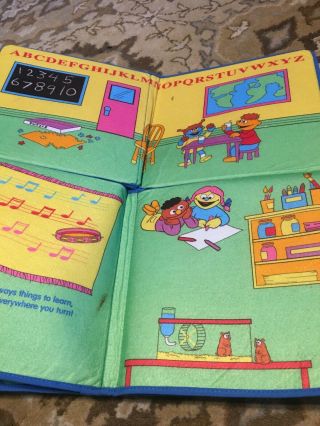 Elmo Goes To School - Soft Play Felt PlaySet Book,  Sesame Street Workshop 2001 2