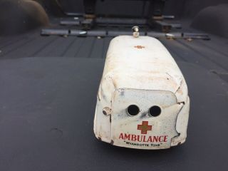 vintage pressed Ambulance 1936 made by Wyandotte 12 inches long has rear door 4