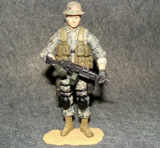 1:18 Bbi Elite Force Unimax U.  S Marine Iraq M240 Machine Gunner Figure 4 "
