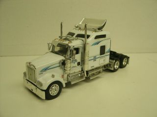 Dcp Kw Kenworth W900 Tri - Line Freight Systems Studio Sleeper Wing 1:64 Scale