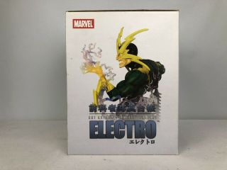 Art Asylum’s Rogues Gallery: Electro Bust - Collectible Toys Marvel 1380/5000 3