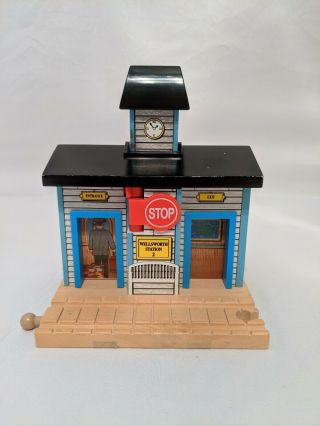 Thomas And Friends 2001 Wellsworth Station Wooden Railroad