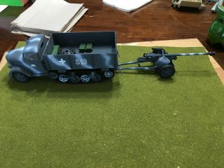 1/35 Scale Built German Truck And Pak 40