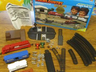 1995 Ertl Farm Country Freight Train Set Toy Railroad 1/64 Scale Battery Powered