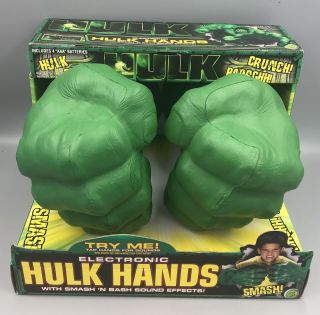 2003 Toy Biz Marvel The Incredible Hulk Electronic Smash & Bash Hands Boxing Glo