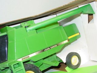 1989 Ertl John Deere 9500 Combine 546,  Die Cast Farm Implement Toy 1:28 4