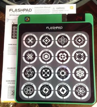 Flashpad Infinite T33477 Touchscreen Electronic Game With Lights Green