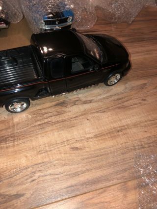 ERTL American Muscle 2000 Ford F - 150 Harley - Davidson Pickup Truck Limited 1:18 7