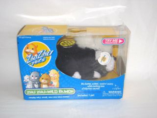 2009 Zhuzhu Pets Stinker 6.  2 Skunk Wild Bunch Toy