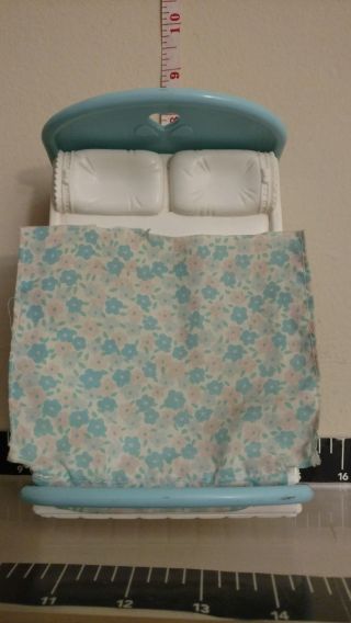 1993 Fisher Price Loving Family Doll House Double Bed W/blanket Blue White Euc