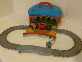 Thomas & Friends Take Along - Work & Play Roundhouse W/3 Trains 2002 Htf
