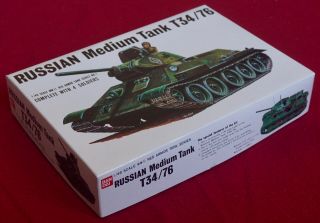 Vintage Bandai 1/48 Russian Medium Tank T34/76 With 4 Soldiers - Look