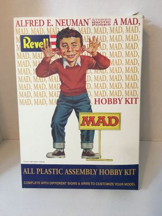 Revell Mad Magizine Alfred E Newman Model Vintage Missing Right Foot