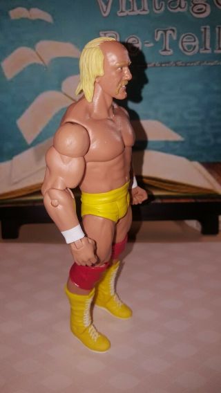 2011 WWE Mattel Elite - Hulk Hogan Figure 2