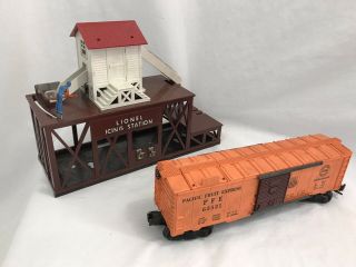 Lionel Postwar 352 Icing Station With 6352 - 1 Pacific Fruit Express Reefer Car