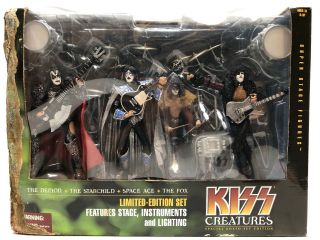 Kiss Creatures Mcfarlane Deluxe Boxed Edition Action Figure Stage Set