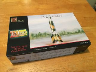 V - 2 Rocket Plastic Model Kit Pegasus E - Z Snapz 1/48 Scale Contents