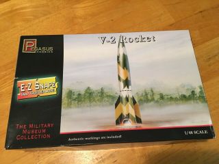 V - 2 Rocket Plastic Model Kit Pegasus E - Z Snapz 1/48 Scale Contents 8