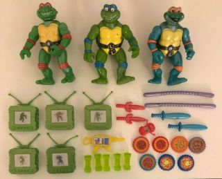 1993 Teenage Mutant Ninja Turtles Toon Turtles Mike Ralph & Leo,  Accessories