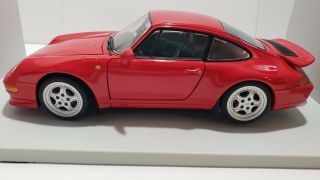 1:18 UT Models Porsche 911 Carrera RS (993) Red 2