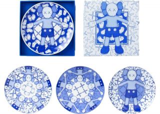 2019 KAWS HOLIDAY Limited Ceramic Plate Set Of 4 USA Seller 100 AUTHENTIC 2