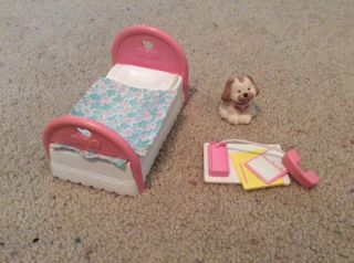 Fisher Price,  93 Loving Family Dollhouse Pink Bed Twin,  Blanket Dog And Phone
