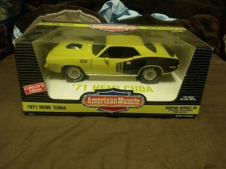 1971 Plymouth Cuda Yellow 1:18 Diecast American Muscle