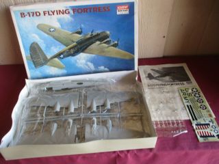 Academy 1683 1/72 B - 17d Flying Fortress Swoose Military Airplane Model Kit