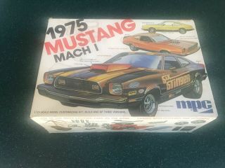 1/25 Mpc 1975 Ford Mustang Mach I Unsealed Model Kit
