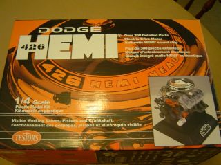 Testors Dodge 426 Hemi 1/4 Scale Plastic Model Kit